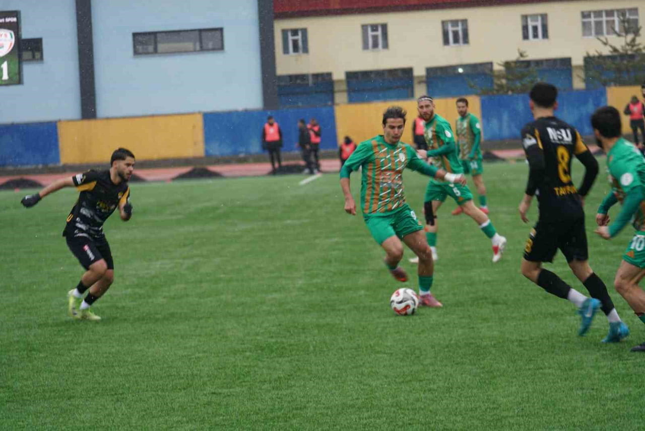 MALATYA YEŞİLYURTSPOR DEPLASMANDA 3 PUANLA DÖNDÜ