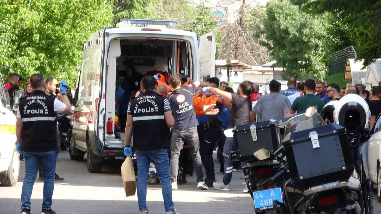 MALATYA'DA AİLE BİREYLERİ ARASINDA ÇIKAN KAVGADA ÇOK SAYIDA KİŞİ YARALANDI.