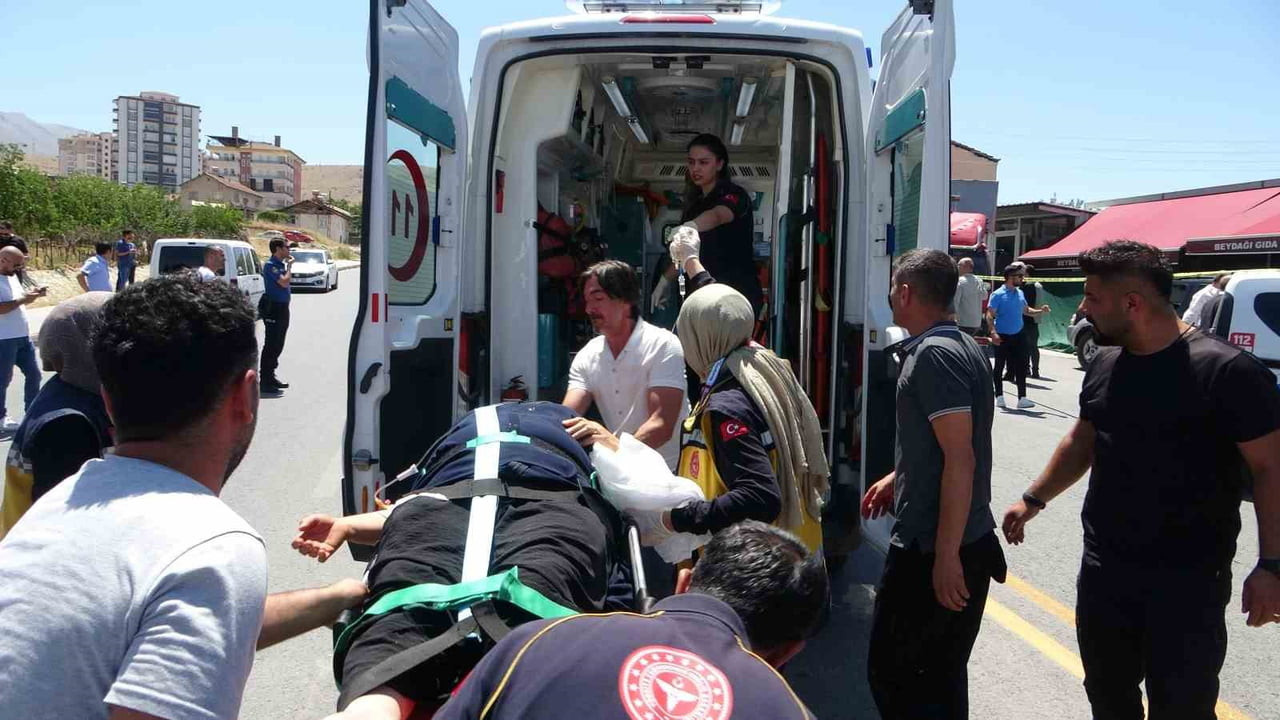 MALATYA'DA ANNESİ İLE BİRLİKTE 3 KİŞİYİ TABANCAYLA ÖLDÜREN, 2 KADINI DA YARALAYAN POLİS MEMURU...