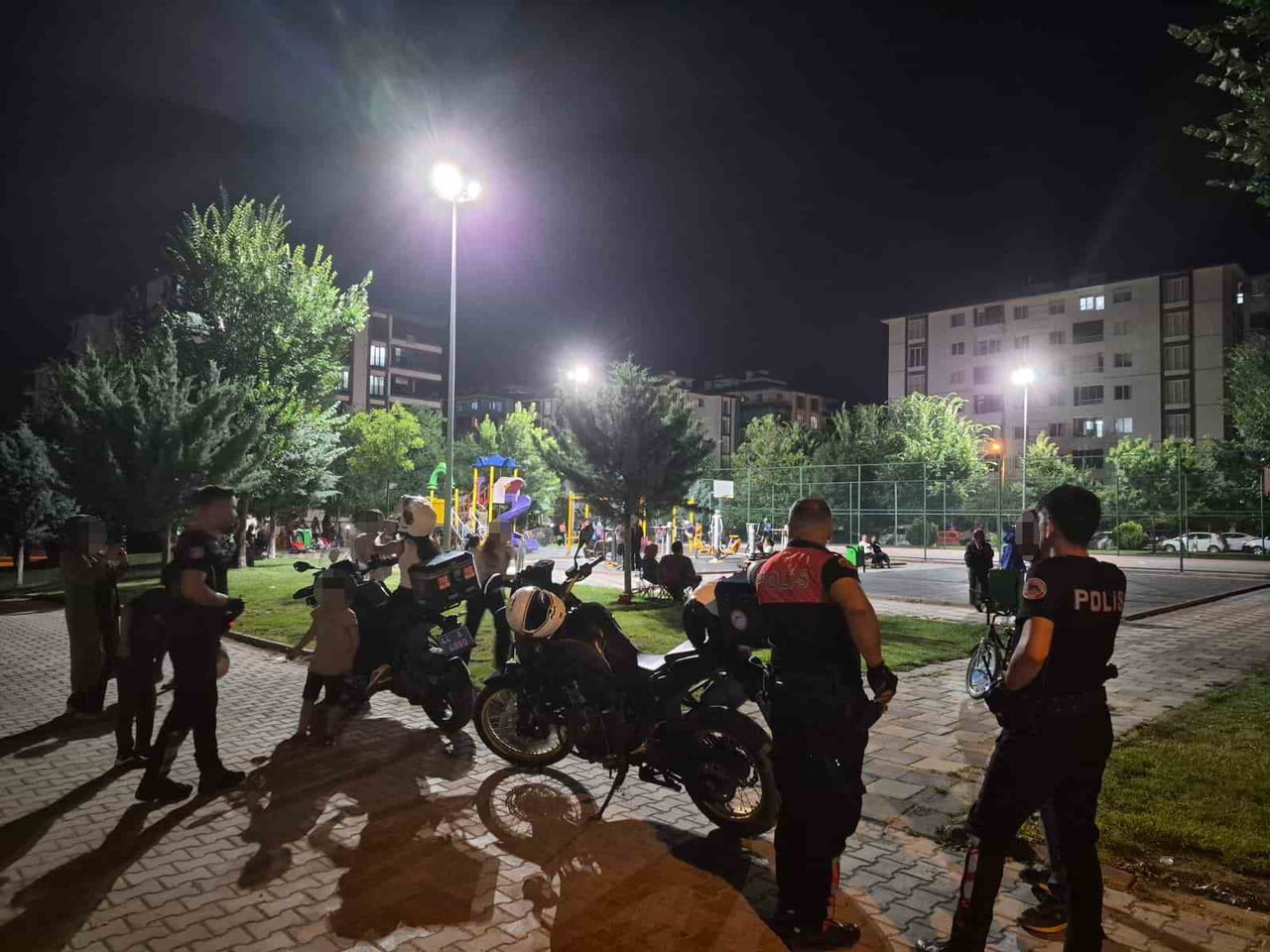MALATYA'DA HUZUR VE GÜVEN ORTAMININ KORUNMASINA YÖNELİK 3 GÜN BOYUNCA GERÇEKLEŞTİRİLEN...