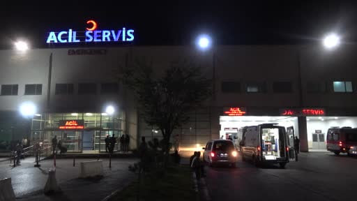Malatya'da işçi servisi devrildi: 2 ölü 10 yaralı