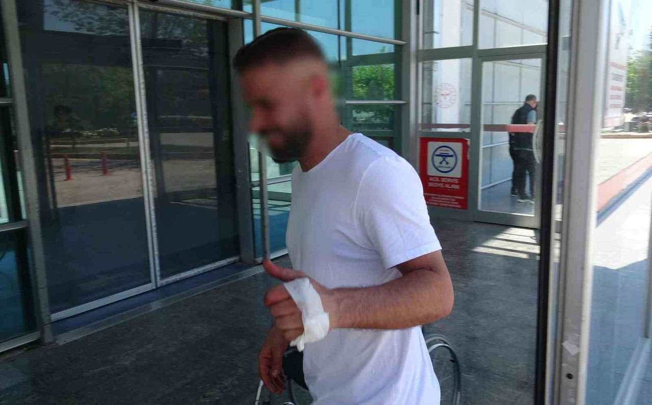MALATYA'DA KURBAN KESİMİ SIRASINDA YARALANAN ÇOK SAYIDA VATANDAŞ HASTANELERE BAŞVURDU.