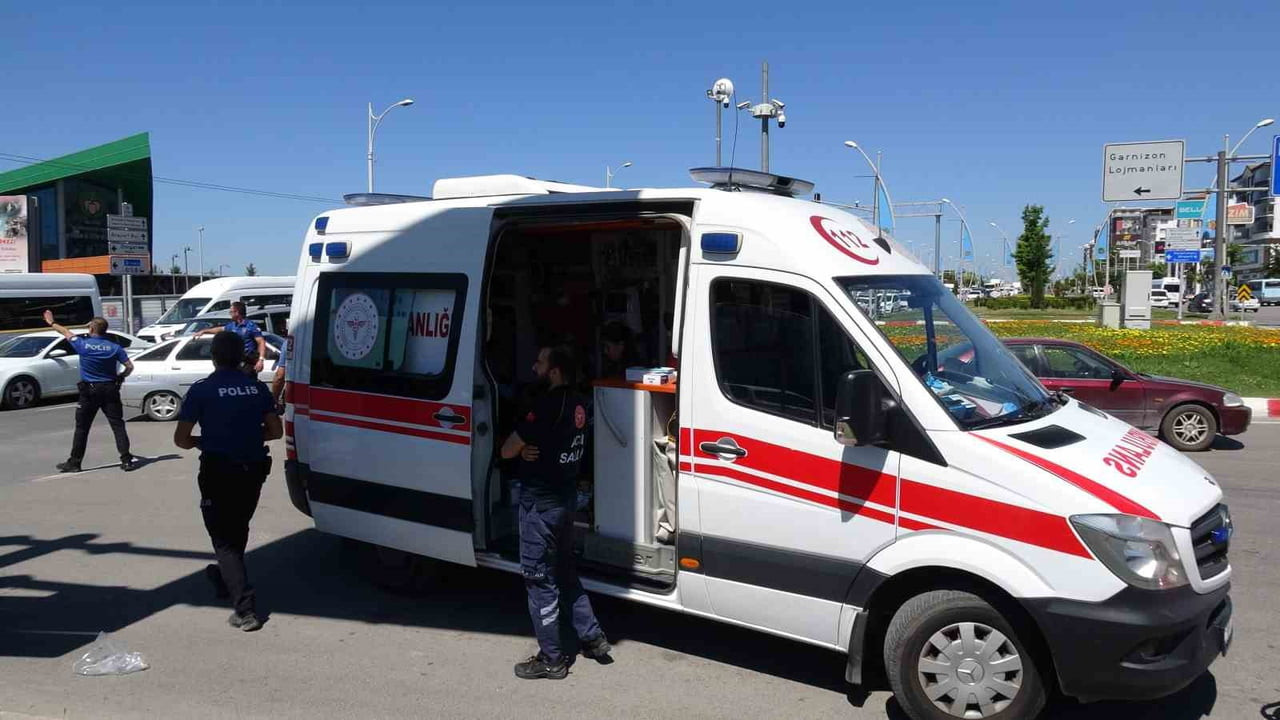 MALATYA'DA SİVİL POLİS ARACI İLE MOTOSİKLETİN ÇARPIŞTIĞI TRAFİK KAZASINDA MOTOSİKLET SÜRÜCÜSÜ...