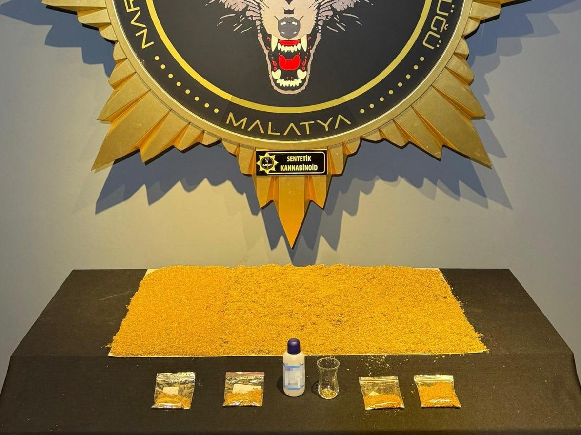 MALATYA'DA ‘TORBACI' OLARAK TABİR EDİLEN SOKAK SATICILARINA YÖNELİK DÜZENLENEN UYUŞTURUCU...