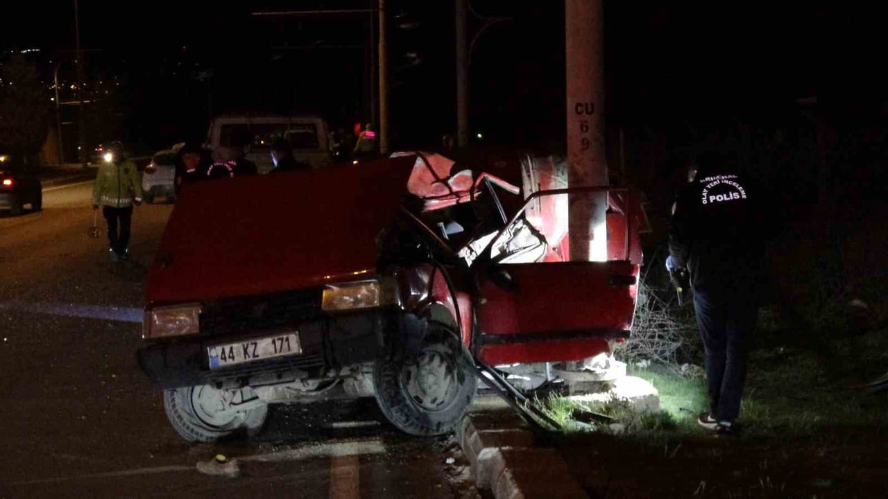 MALATYA'DA ÜÇ ARACIN KARIŞTIĞI TRAFİK KAZASINDA YARALANAN SÜRÜCÜ HAYATINI KAYBETTİ.