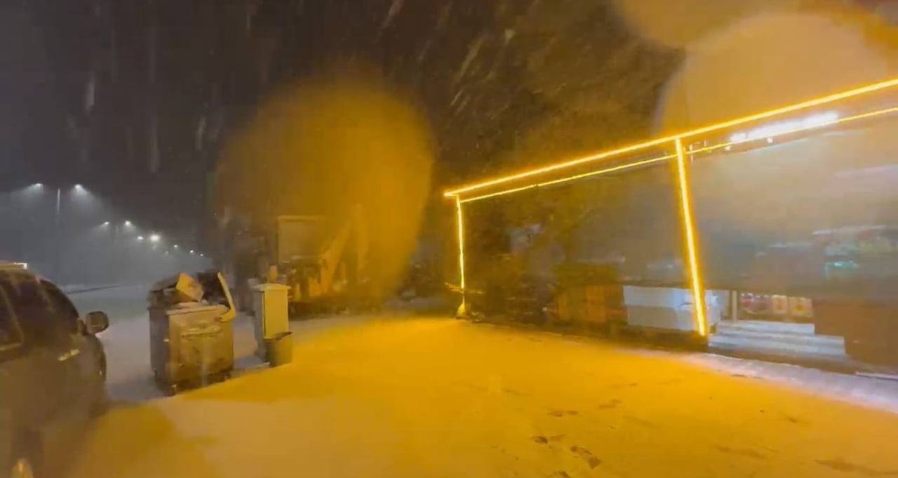 MALATYA'DA YÜKSEK RAKIMLI KIRSAL BÖLGELERDE TİPİ ŞEKLİNDE KAR YAĞIŞI ETKİLİ OLURKEN, YER YER...