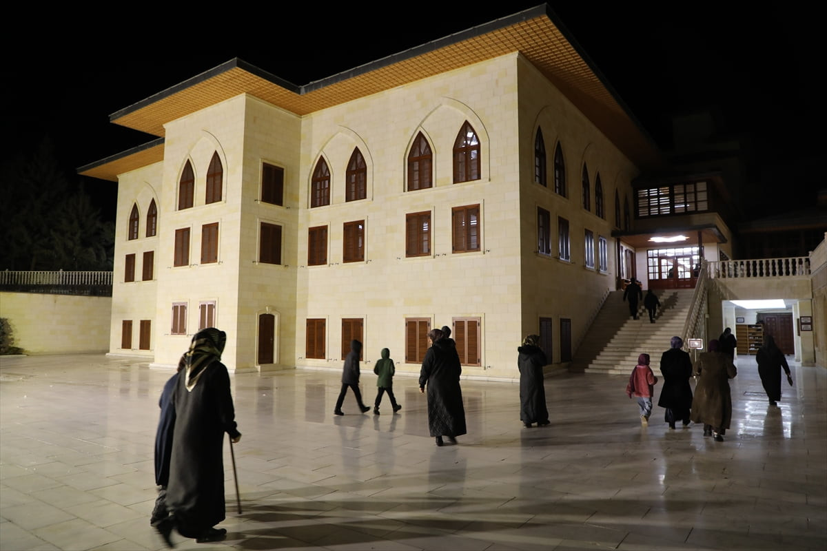 Malatya'nın Darende ilçesinde Somuncu Baba Türbesi ve Külliyesi’nde Miraç Kandili dolayısıyla...