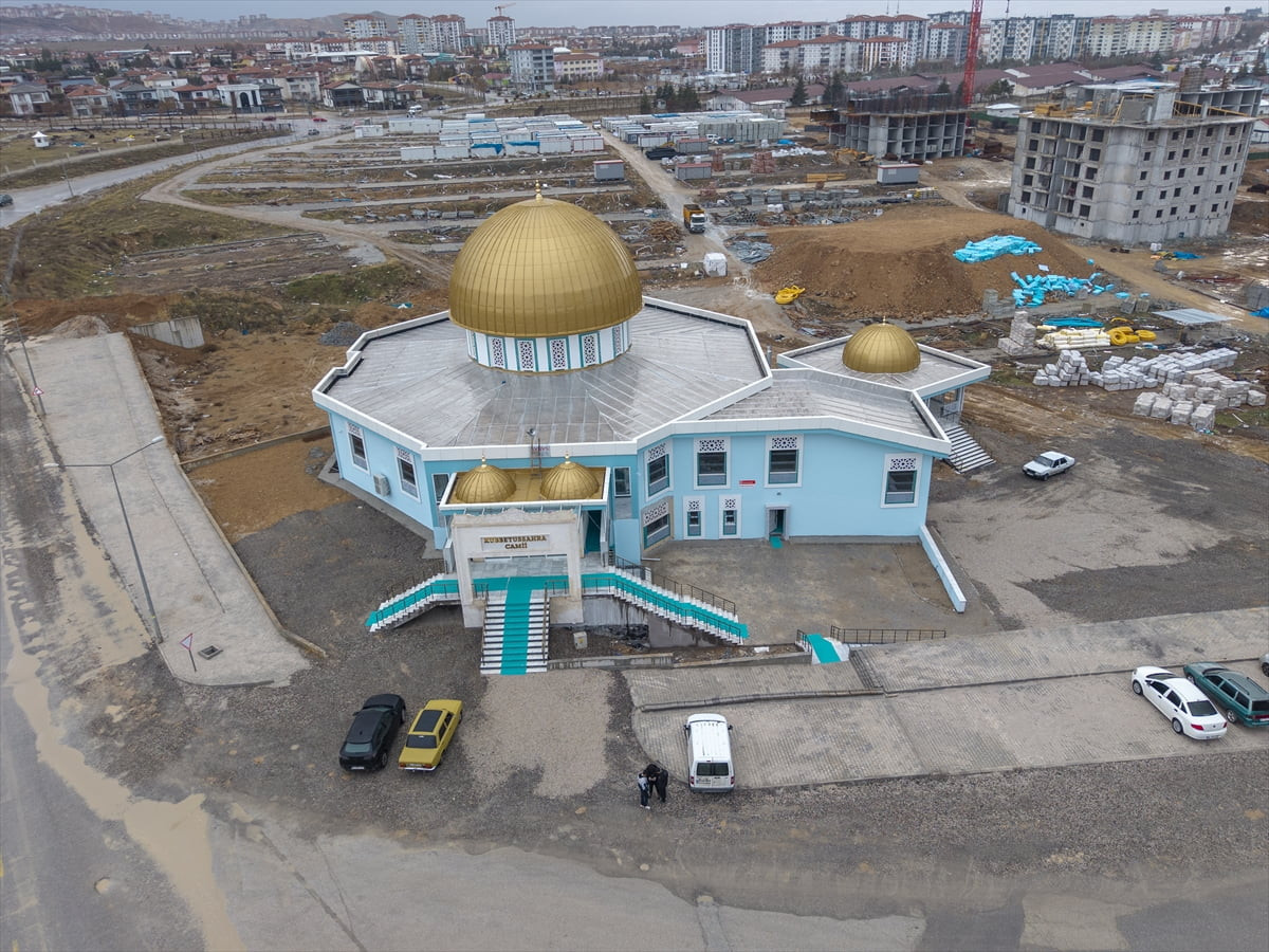 Malatya'nın merkez Yeşilyurt ilçesindeki Yakınca Mahallesi'nde, Müslümanların ilk kıblesi Mescid-i...