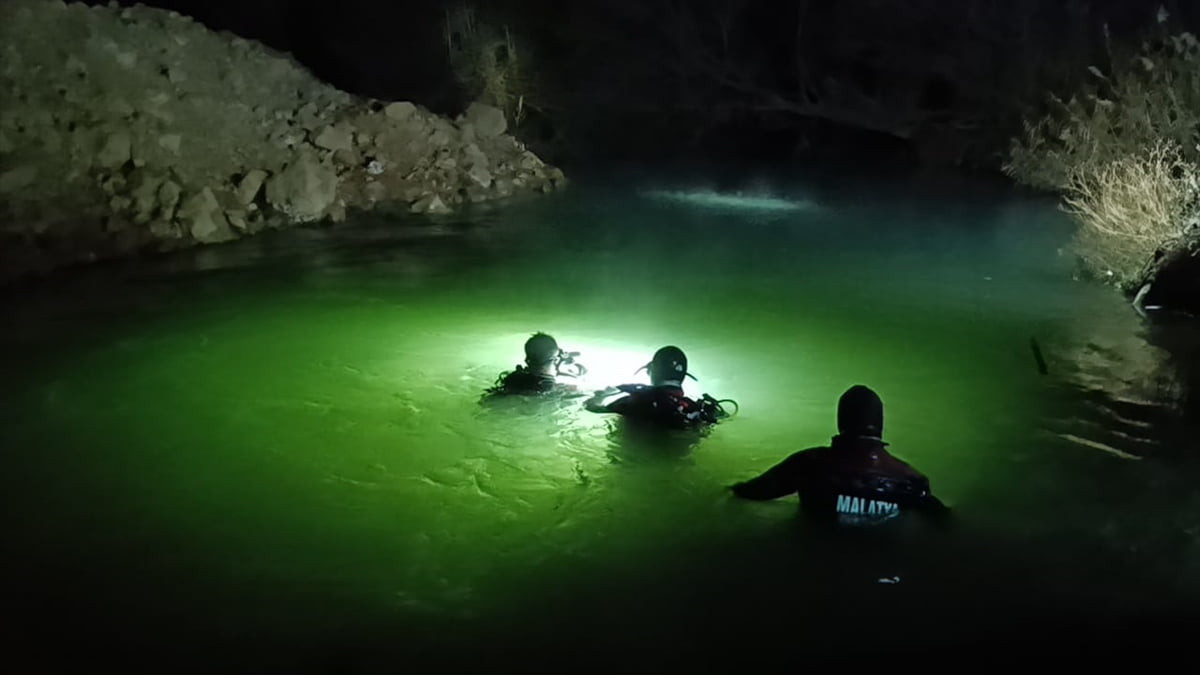 Malatya'nın Yeşilyurt ilçesinde dereye giren genç boğuldu.