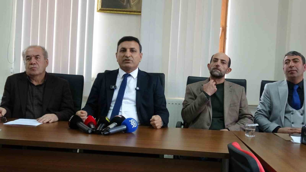 MALATYA’DA CHP, 2 BELEDİYE MECLİS ÜYESİNİ İHRAÇ ETTİ