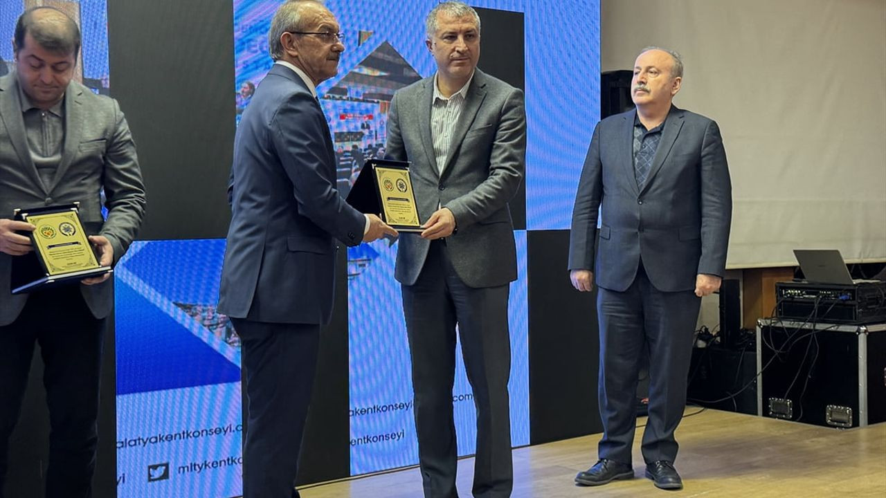 Malatya'da Deprem Sonrası Göç Raporu Değerlendirildi