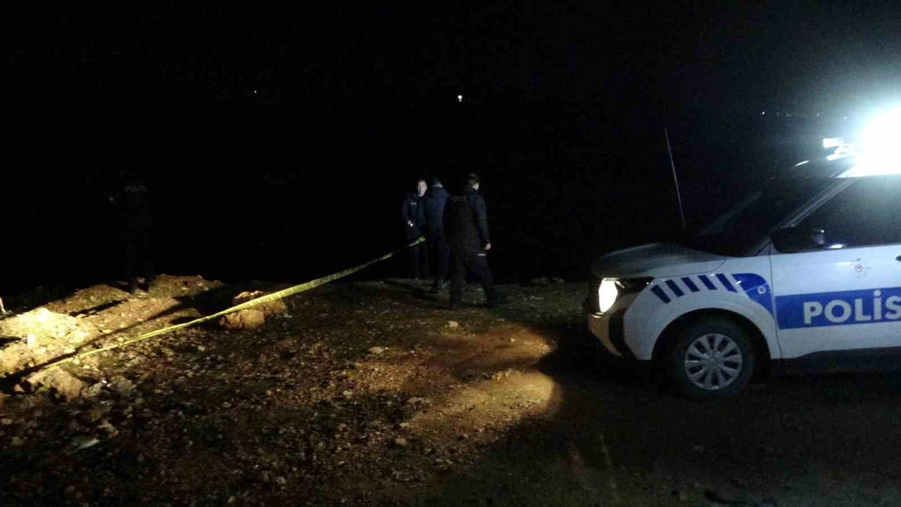 MALATYA’DA GÖLETTE ERKEK CESEDİ BULUNDU