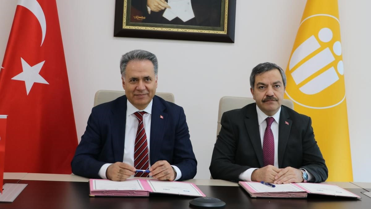 MALATYA’DA İKİ ÜNİVERSİTE ARASINDA İŞ BİRLİĞİ PROTOKOLÜ İMZALANDI