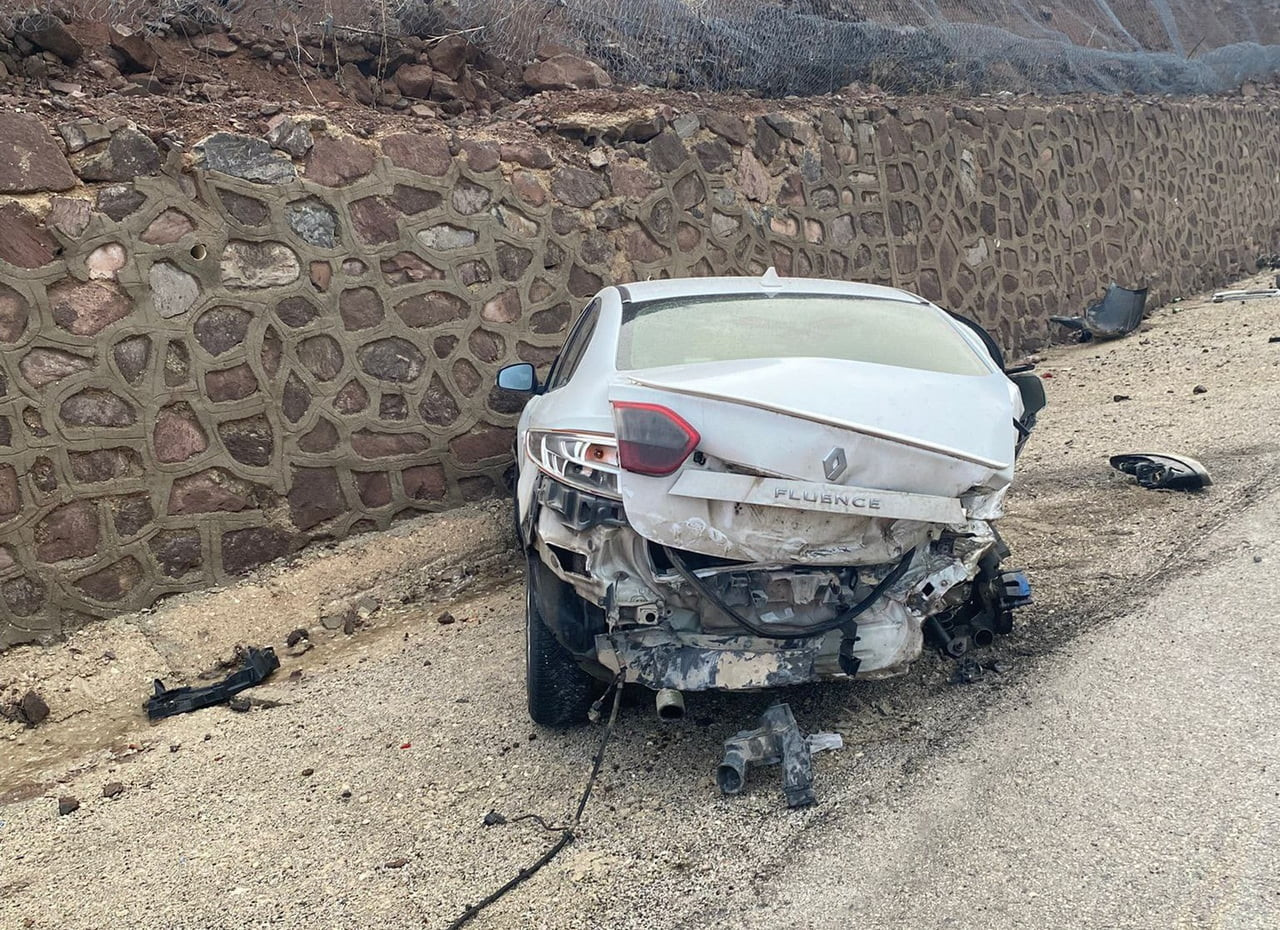 MALATYA’DA OTOMOBİL SULAMA KANALINA SAVRULDU: 1 YARALI