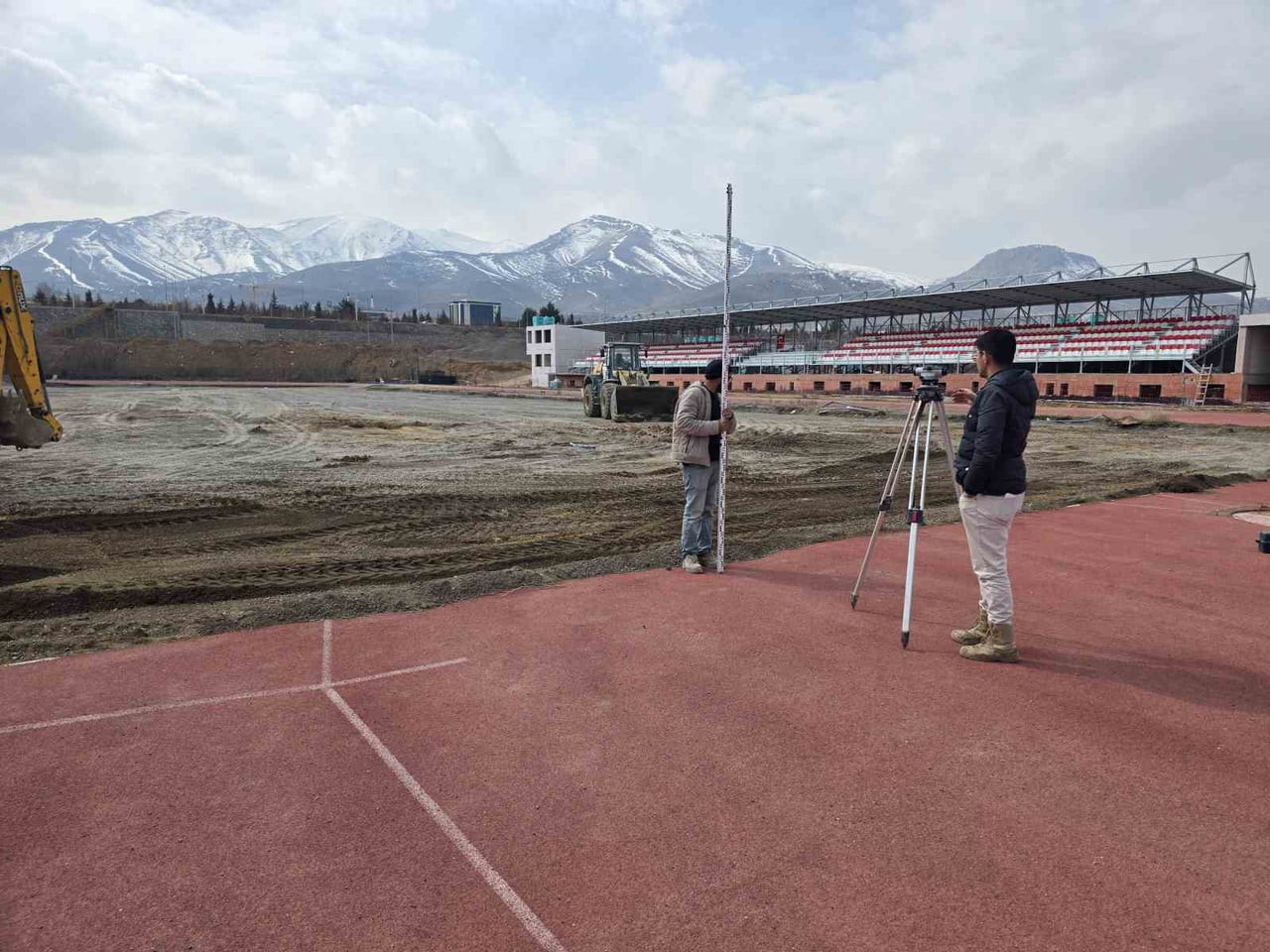 MALATYA’DA YAPIMI DEVAM EDEN YENİ ATLETİZM TESİSİ PROJESİNDE ÇALIŞMALAR TÜM HIZIYLA DEVAM...