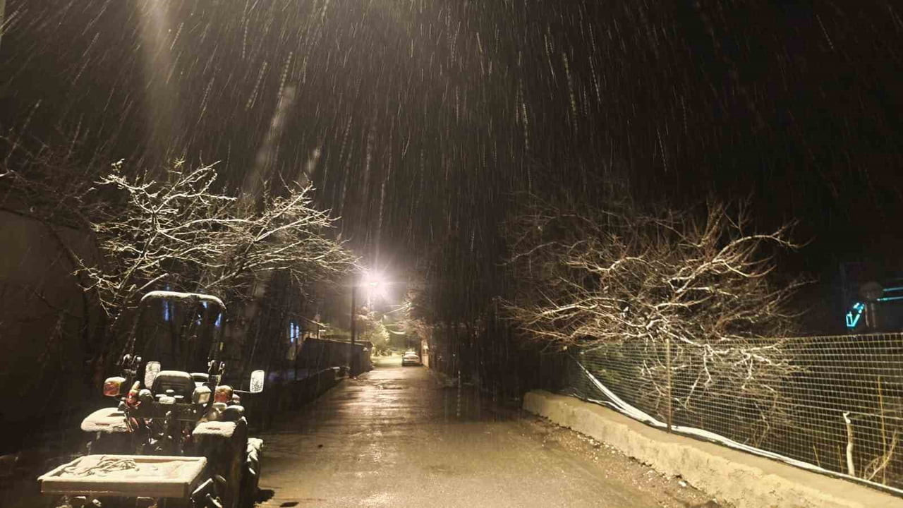 MALATYA’NIN YÜKSEK KESİMLERİNDE KAR ETKİLİ OLUYOR