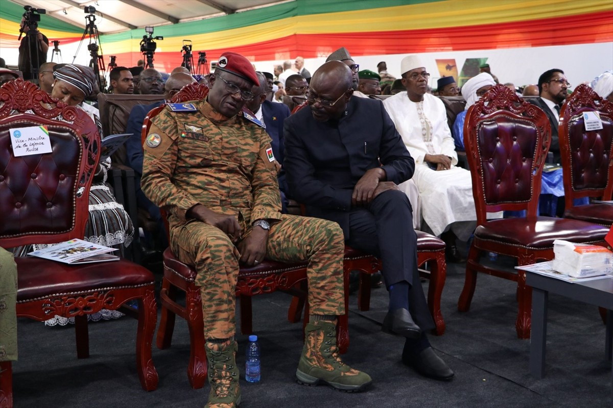 Mali'nin başkenti Bamako'da 14 Kasım'a kadar sürecek fuarda, Cumhurbaşkanlığı Savunma Sanayii...