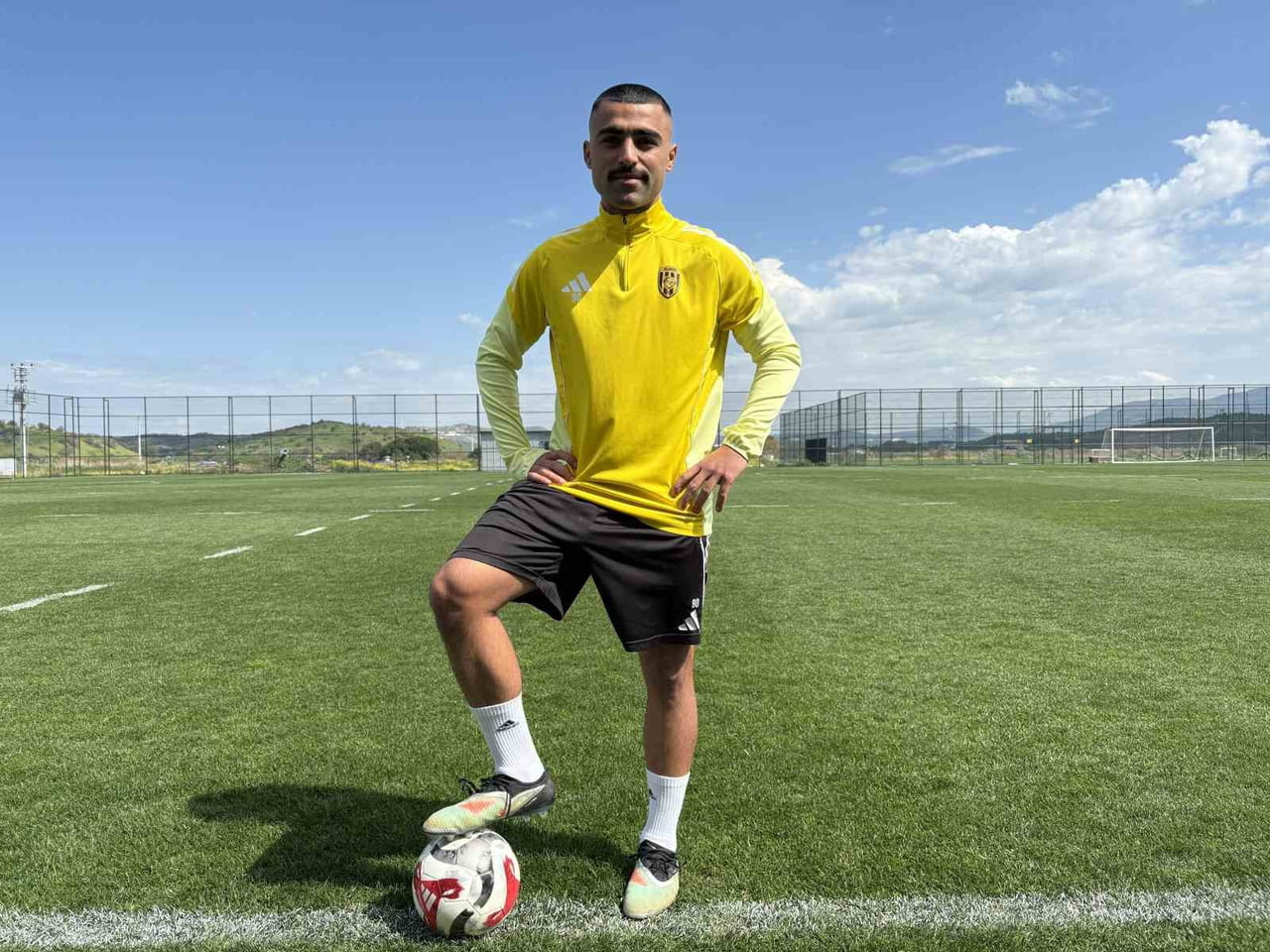 MALİK KARAAHMET, O DÖNEM YAŞANANLARI VE ERLİNG HAALAND İLE AYNI SAHADAKİ MÜCADELESİNİ İHA...