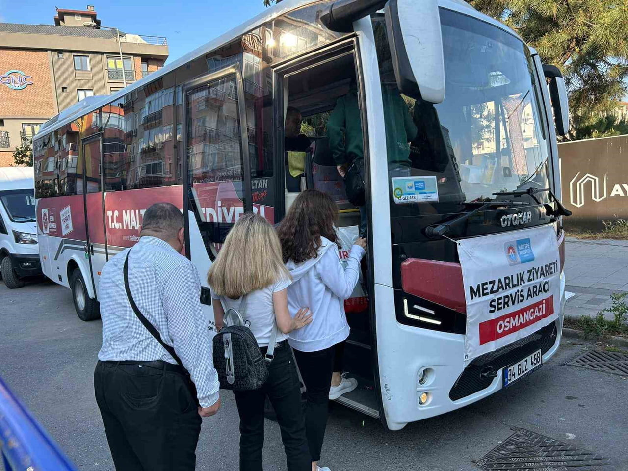 MALTEPE BELEDİYESİ TARAFINDAN KURBAN BAYRAMI’NDA VATANDAŞLARIN MEZARLIK ZİYARETLERİNİ...