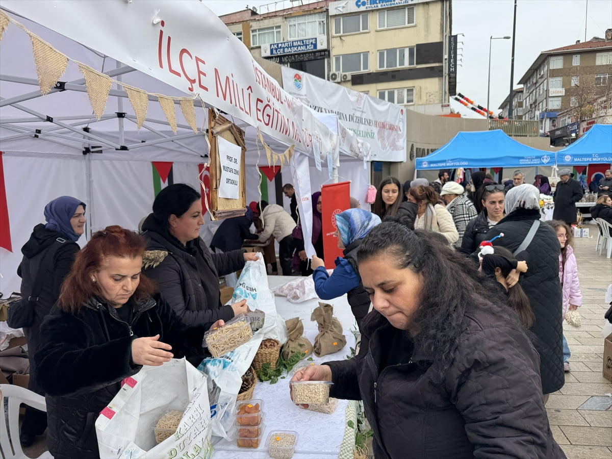 Maltepe'de, gönüllü sivil toplum kuruluşlarının (STK) desteğiyle düzenlenen "Gazze Yararına Hayır...