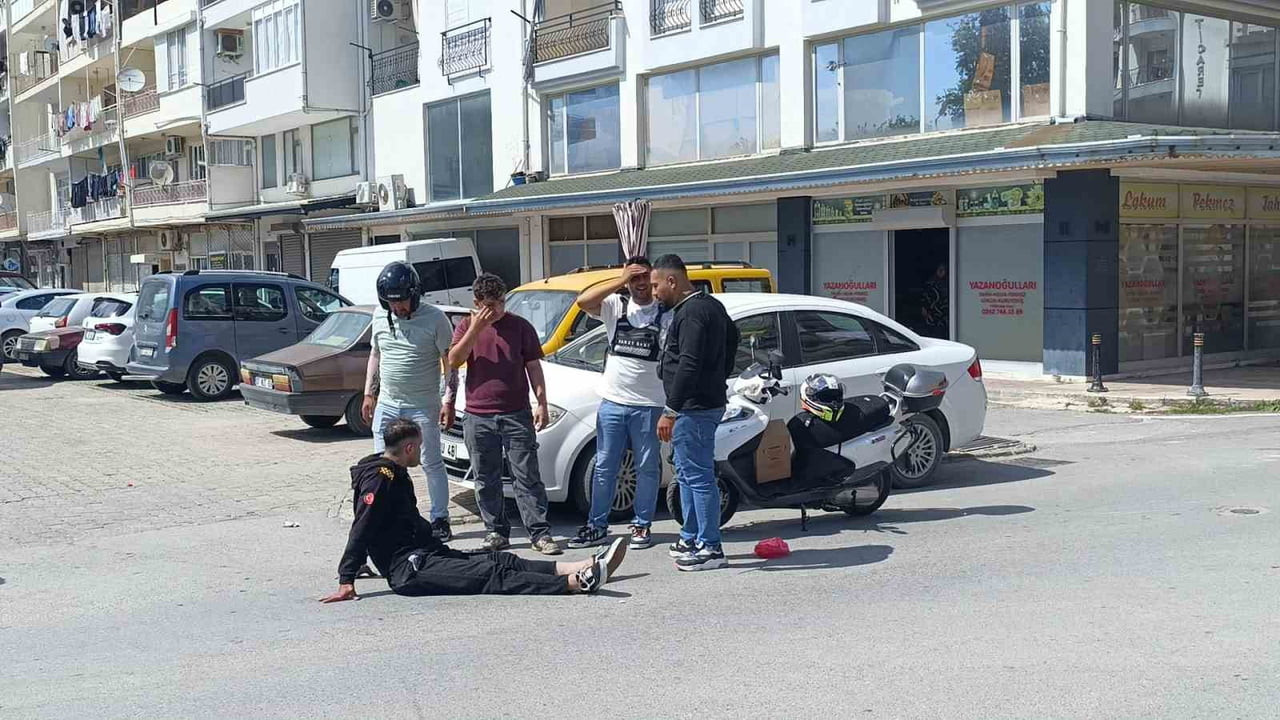 MANAVGAT İLÇESİNDE SEYİR HALİNDEKİ MOTOSİKLET SÜRÜCÜSÜ, ANİDEN ÖNÜNE ÇIKAN BİSİKLETLİ ÇOCUĞA...
