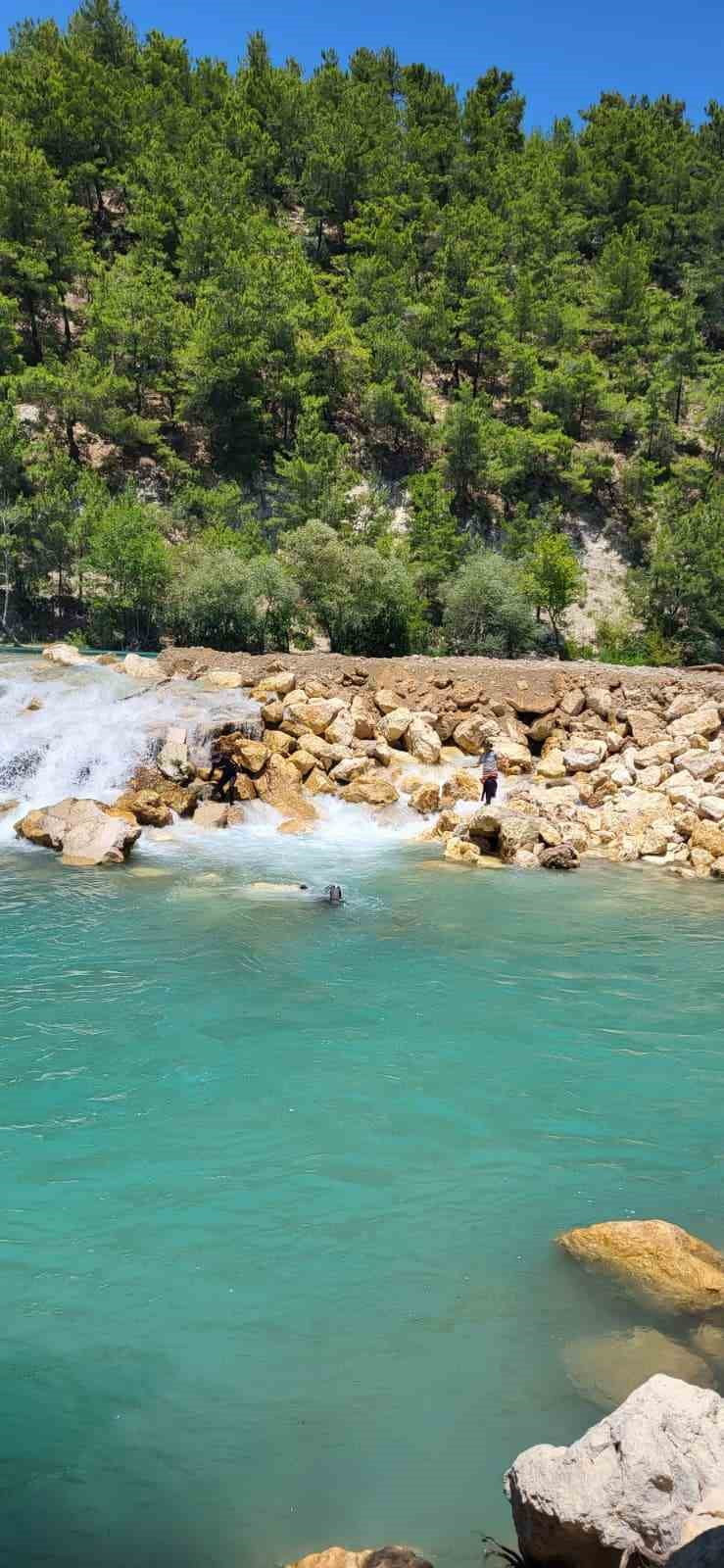 MANAVGAT İLÇESİNDEKİ ALARA ÇAYI'NDA KAYBOLAN GENCİ ARAMA ÇALIŞMALARI 16'INCI GÜNÜNDE DE DEVAM...