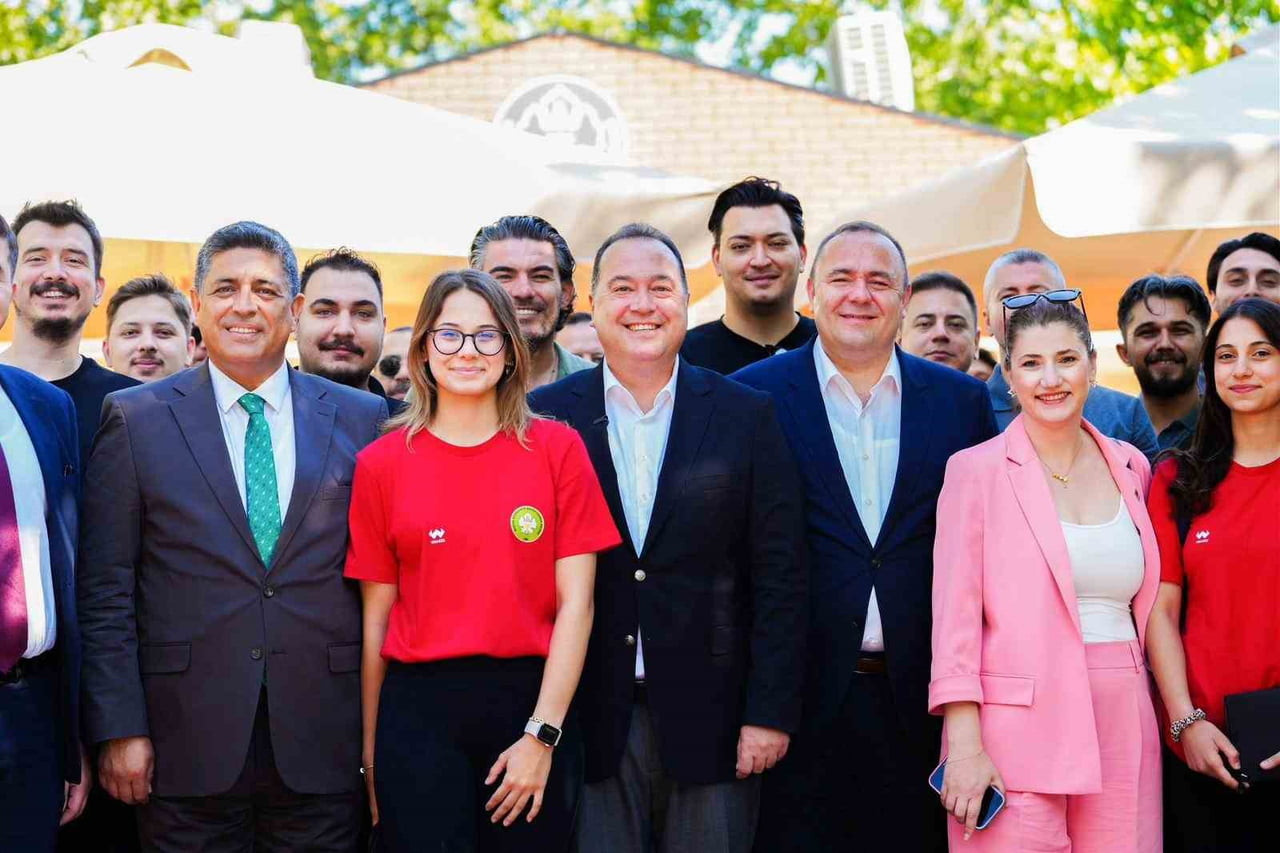 MANİSA BÜYÜKŞEHİR BELEDİYE BAŞKANI BESİM DUTLULU, DÜNYA ANTRENÖRLER GÜNÜ’NDE ANTRENÖRLERLE...