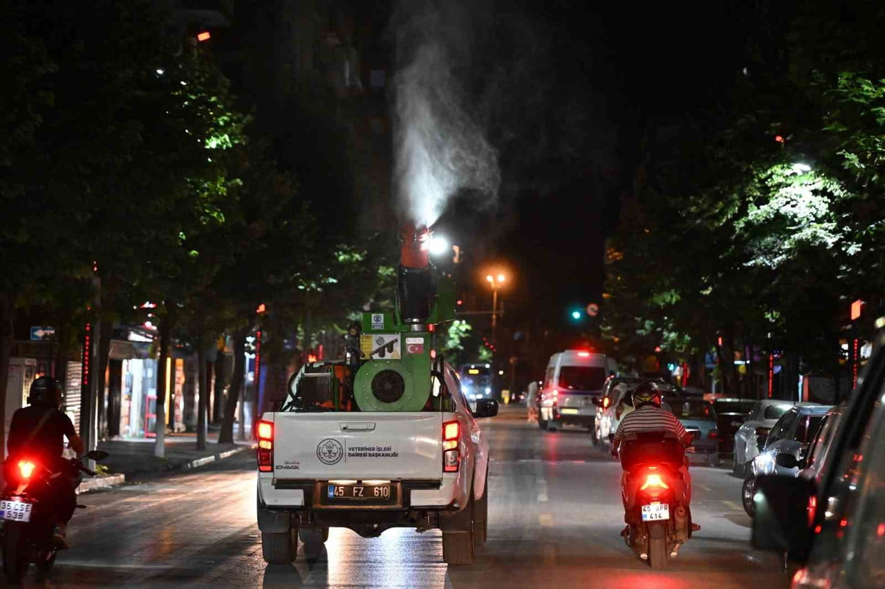 MANİSA BÜYÜKŞEHİR BELEDİYESİ, HAVALARIN ISINMASIYLA BİRLİKTE İL GENELİNDE HAŞERE VE VEKTÖRLERLE...