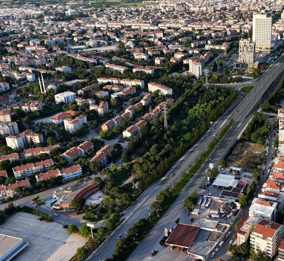 MANİSA BÜYÜKŞEHİR BELEDİYESİ, KENT ULAŞIMINI RAHATLATACAK İKİ ÖNEMLİ KAVŞAK PROJESİNİ HAYATA...