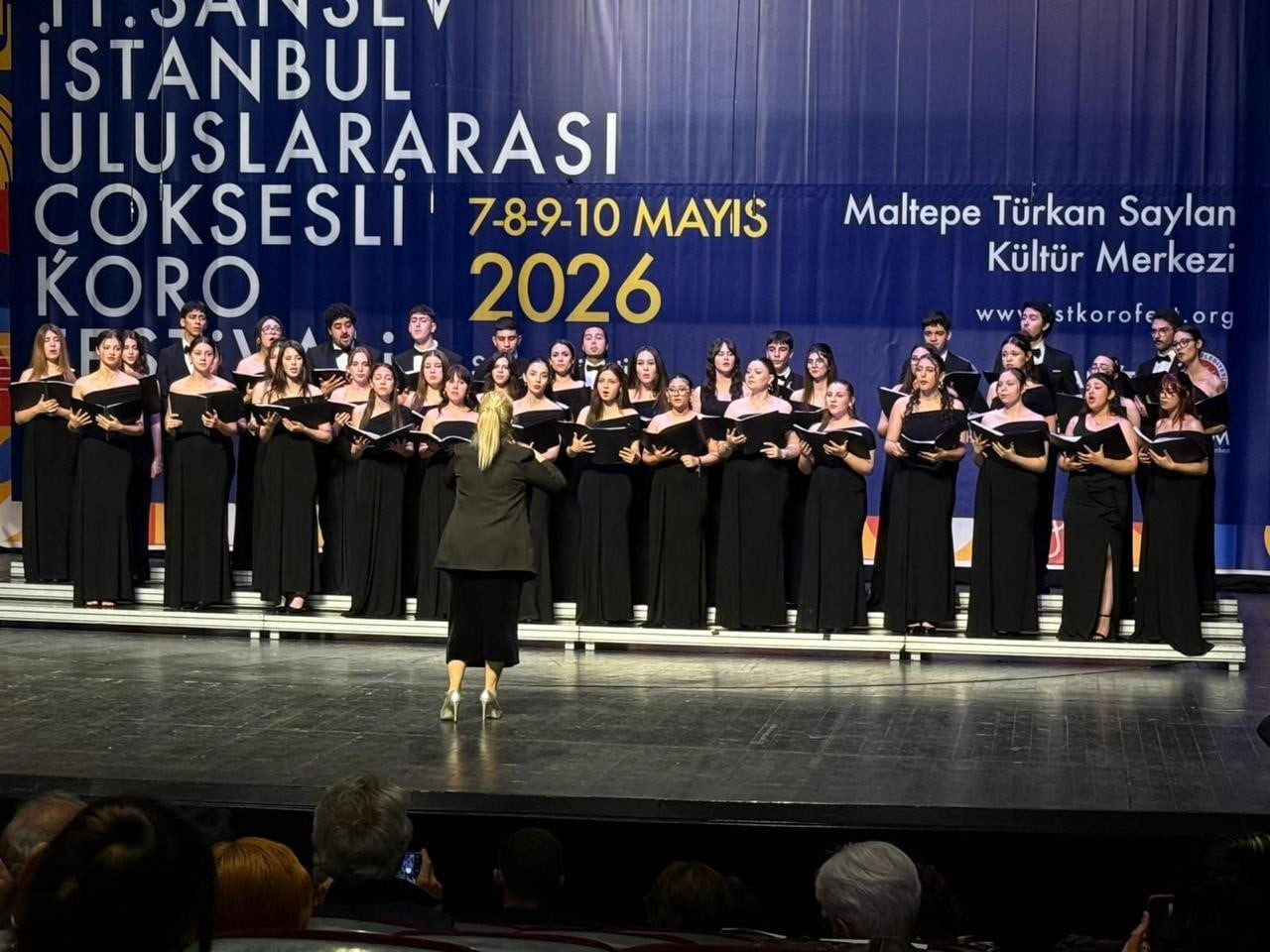 MANİSA BÜYÜKŞEHİR BELEDİYESİ KONSERVATUVARI ÇOKSESLİ GENÇLİK KOROSU VE ÇOCUK KOROSU, KATILDIKLARI...