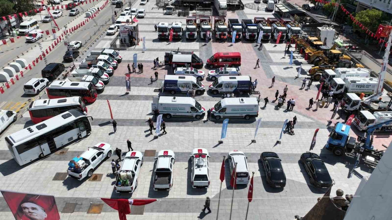 MANİSA BÜYÜKŞEHİR BELEDİYESİ, MANİSALILARA DAHA HIZLI, GÜÇLÜ VE ETKİN HİZMET SUNABİLMEK AMACIYLA...