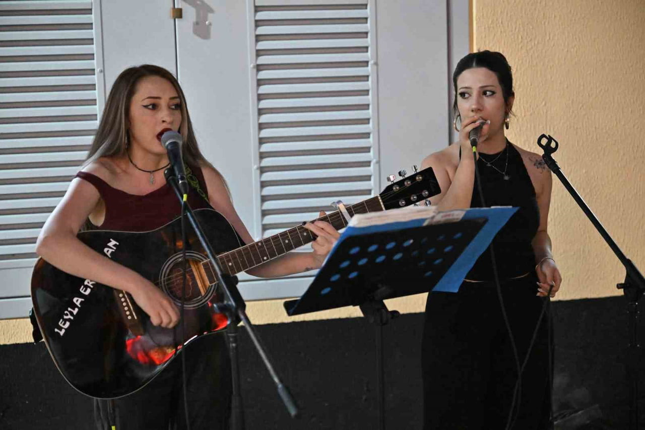 MANİSA BÜYÜKŞEHİR BELEDİYESİ TARAFINDAN DÜZENLENEN "AKUSTİK YAZ AKŞAMLARI" ETKİNLİĞİ KAPSAMINDA...