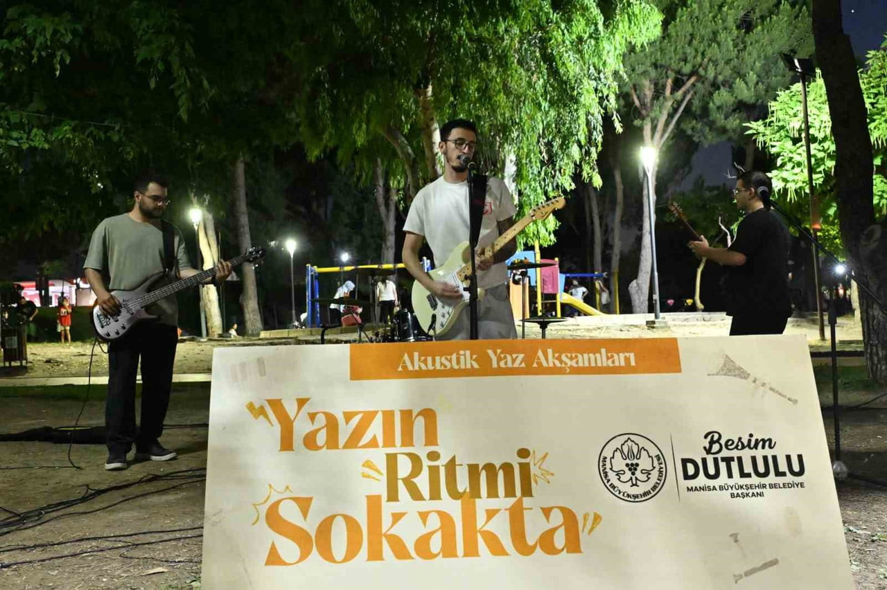 MANİSA BÜYÜKŞEHİR BELEDİYESİ TARAFINDAN DÜZENLENEN "AKUSTİK YAZ AKŞAMLARI" ETKİNLİĞİ, LALELİ...