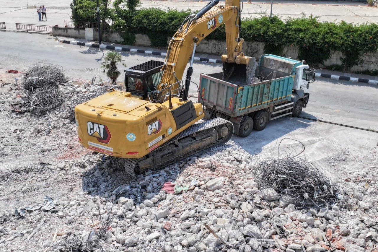 MANİSA BÜYÜKŞEHİR BELEDİYESİ, YUNUSEMRE İLÇESİ LALELİ MAHALLESİ'NE MODERN SOSYAL TESİS KAZANDIRMAK...
