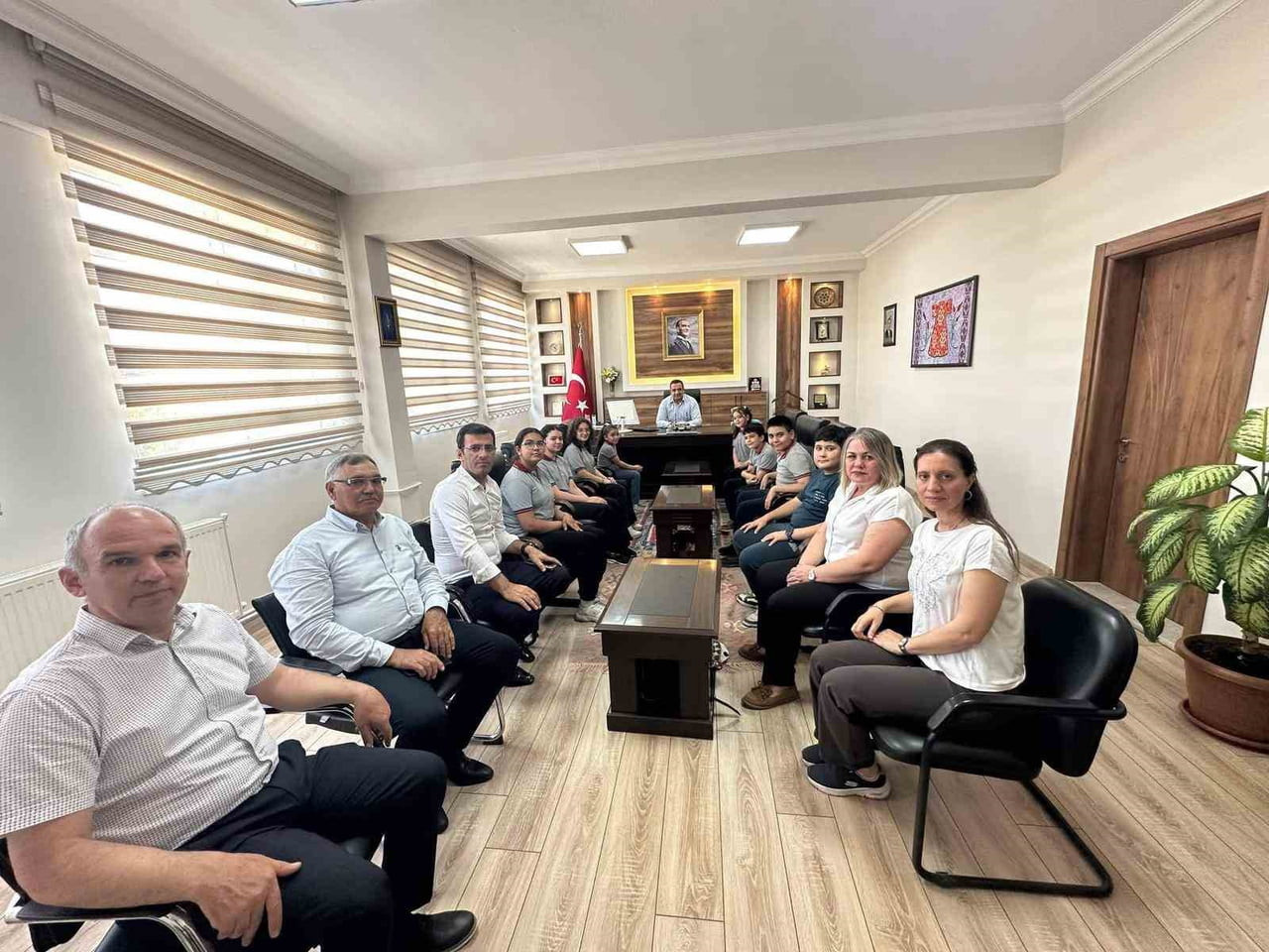 MANİSA GENELİNDE DÜZENLENEN BİLGİ YARIŞMASI VE GELENEKSEL ÇOCUK OYUNLARI TURNUVASINDA DERECE ELDE...