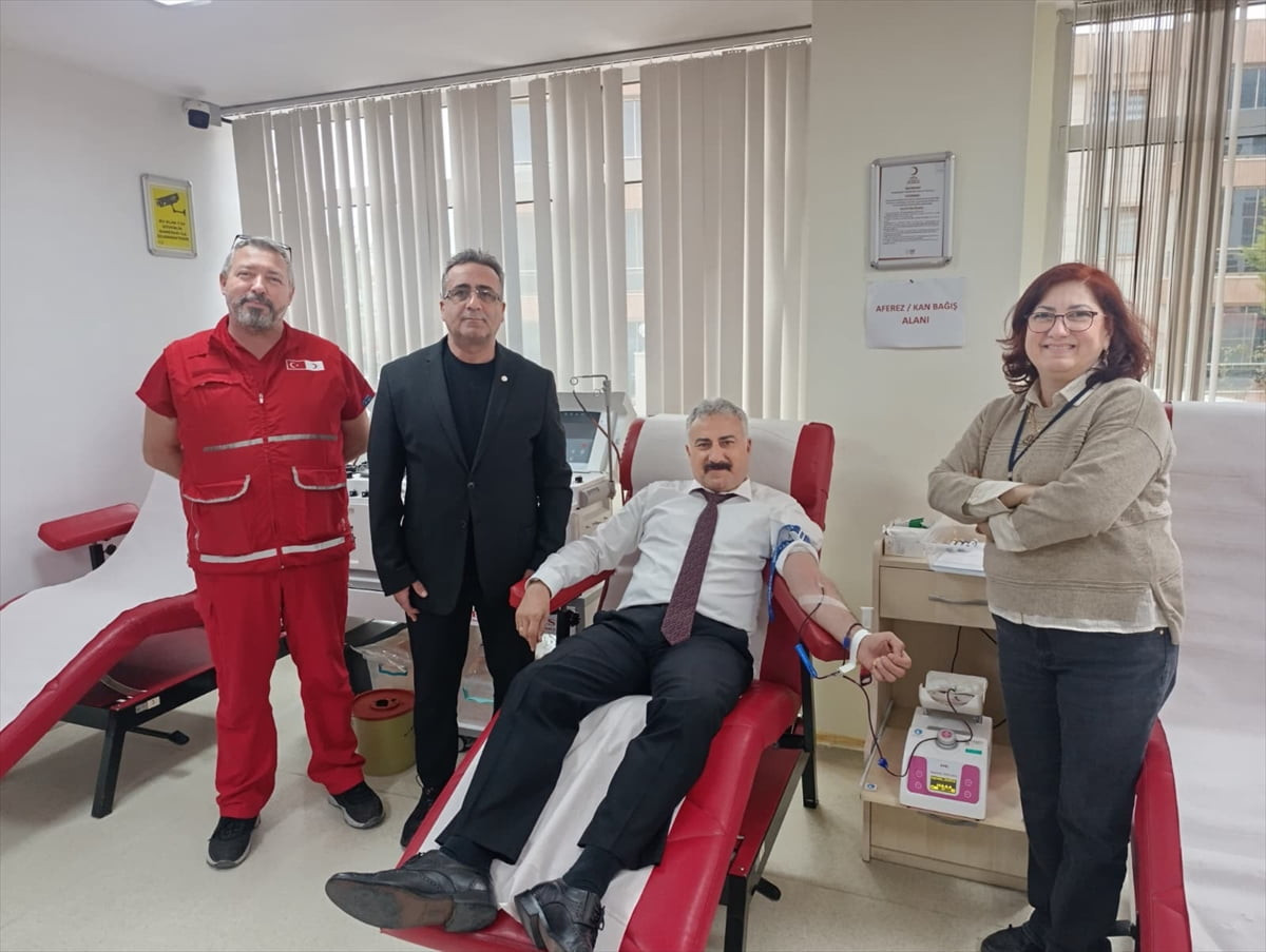 Manisa İl Emniyet Müdürü Fahri Aktaş, 2013 yılında görev yaptığı Adana'da başladığı kan bağışı...