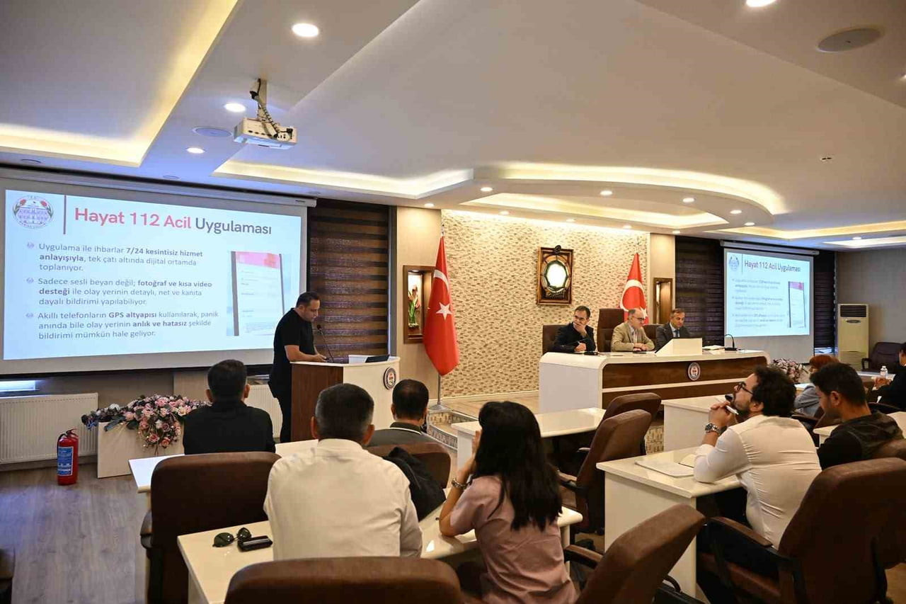 MANİSA VALİSİ VAHDETTİN ÖZKAN BAŞKANLIĞINDA GERÇEKLEŞTİRİLEN İL HAYVANLARI KORUMA KURULU...