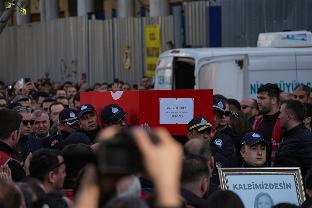 Manisa'da, kolon kanseri nedeniyle tedavi gördüğü hastanede yaşamını yitiren Şehzadeler Belediye...
