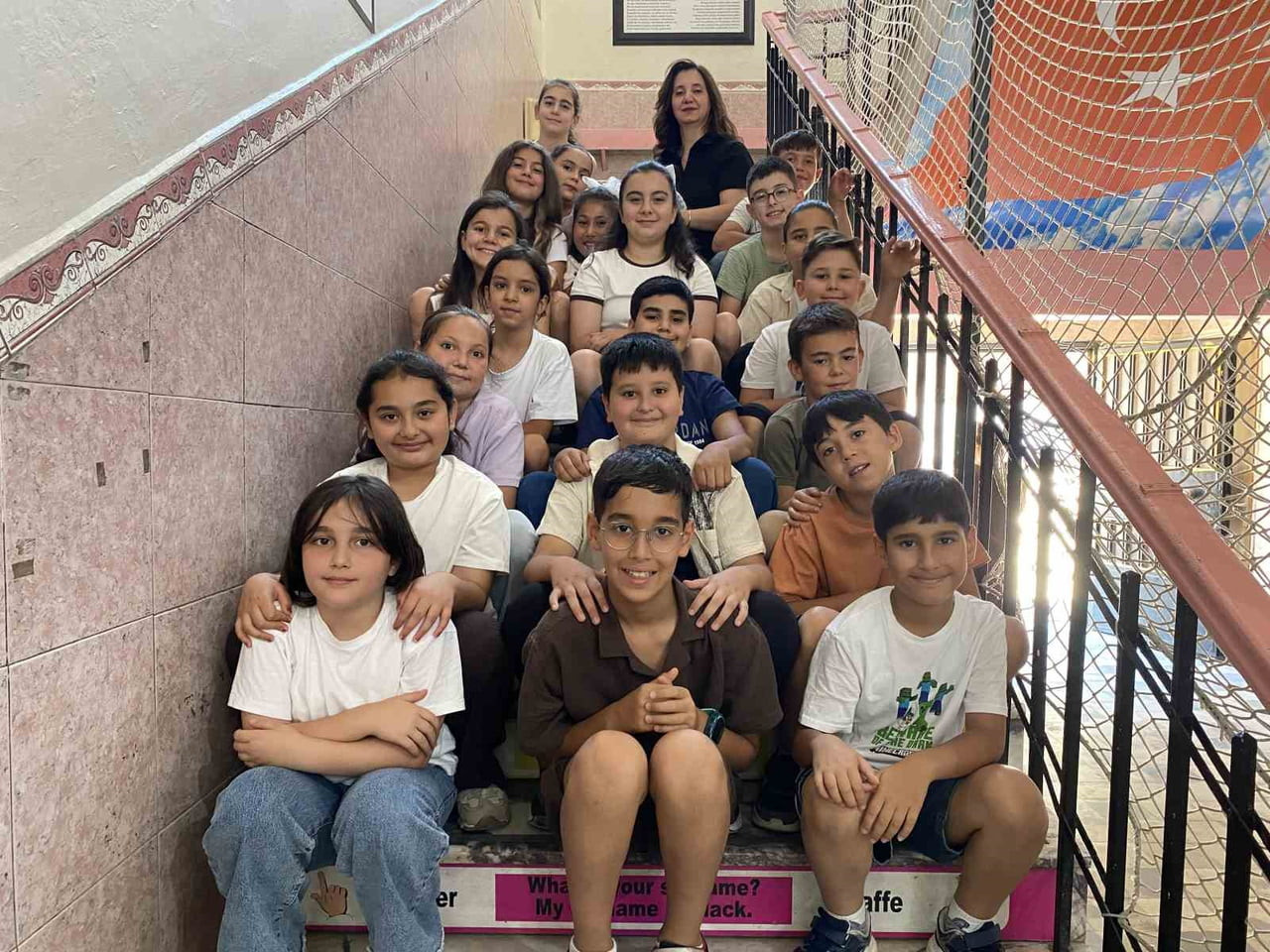 MANİSA'NIN ALAŞEHİR İLÇESİNDE İLKOKULU TAMAMLAYAN 4-E SINIFI ÖĞRENCİLERİ, KARNE ALMANIN...