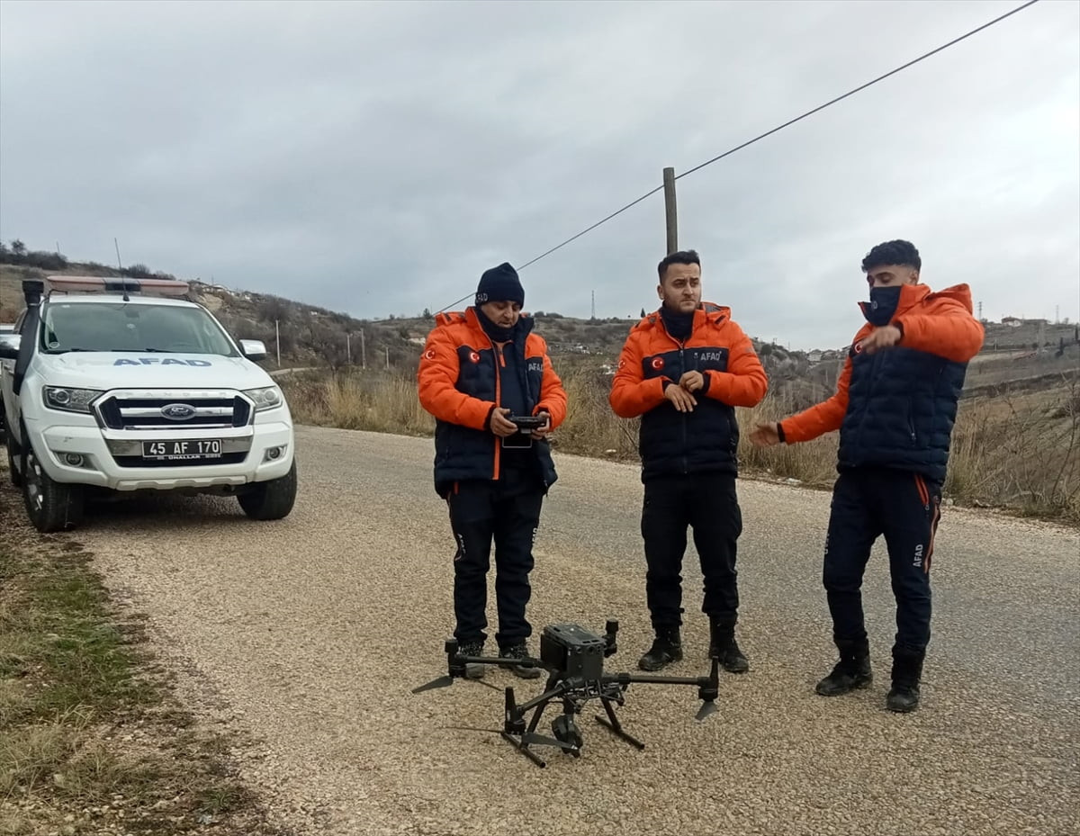 Manisa'nın Demirci ilçesinde kaybolan 59 yaşındaki kadının bulunması için çalışma...