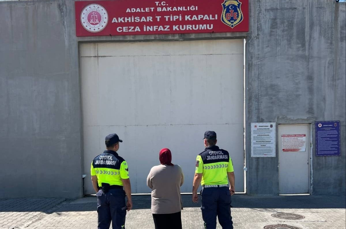 MANİSA'NIN KIRKAĞAÇ İLÇESİNDEKİ OTOYOL GİŞELERİNDE JANDARMA EKİPLERİNCE GERÇEKLEŞTİRİLEN...