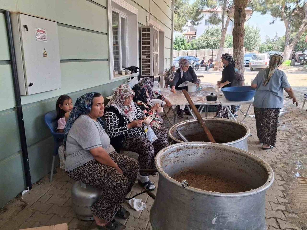 MANİSA'NIN SARIGÖL İLÇESİNE BAĞLI ÇİMENTEPE MAHALLESİ'NDE, MUHARREM AYI DOLAYISIYLA DÜZENLENEN...