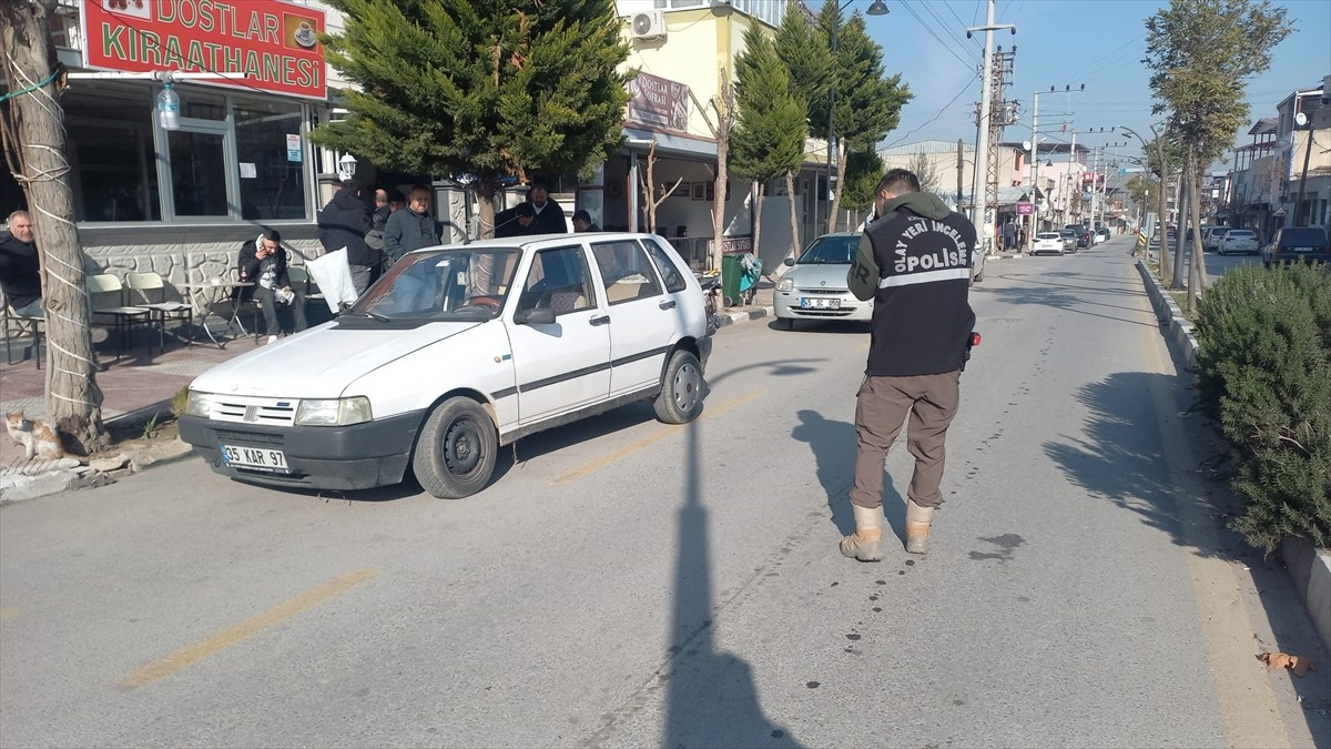Manisa'nın Şehzadeler ilçesinde çaldığı otomobille kaçan 14 yaşındaki çocuk yakalandı.