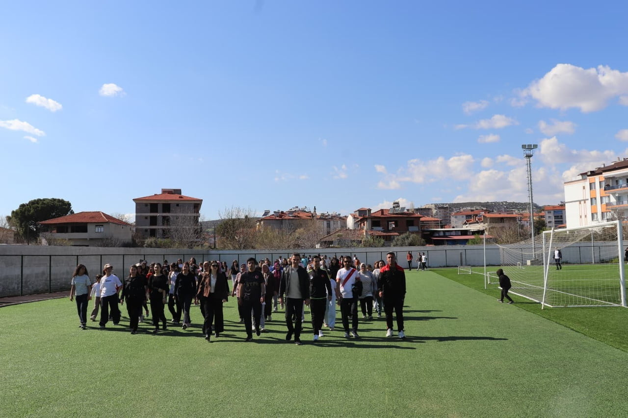 MANİSA'NIN SELENDİ İLÇESİNDE 7 NİSAN DÜNYA SAĞLIK GÜNÜ VE SAĞLIK HAFTASI KAPSAMINDA, TOPLUMDA...