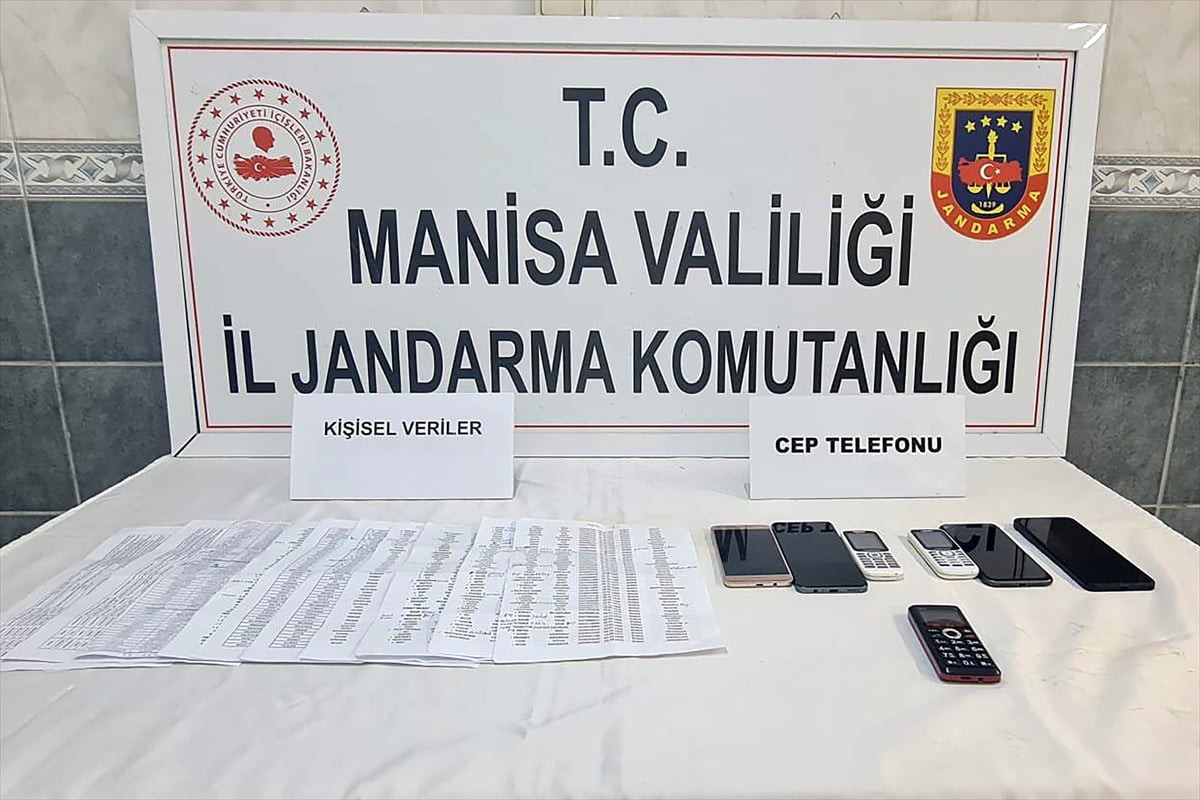 Manisa'nın Turgutlu ilçesinde "dolandırıcılık" ve "kişisel verilerin hukuka aykırı ele...