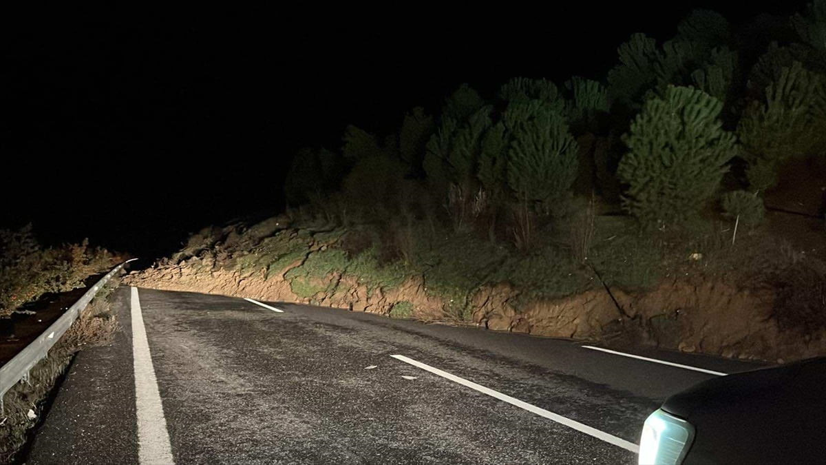 Manisa'nın Turgutlu ilçesinde, Saruhanlı ile Turgutlu ilçeleri arasındaki mevkide meydana gelen...