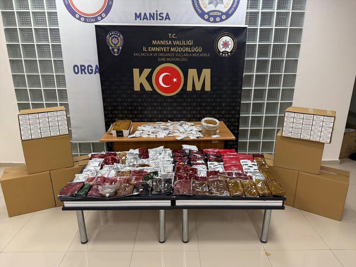 Manisa'nın Turgutlu, Kırkağaç ve Akhisar ilçelerinde düzenlenen kaçakçılık operasyonlarında 8...