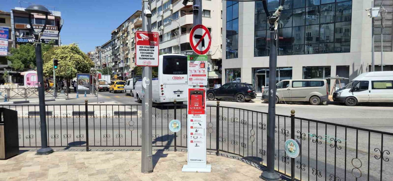 MANİSA’DA ANİ KALP DURMALARINA KARŞI HAYATİ ÖNEME SAHİP YERLİ VE MİLLİ OTOMATİK EKSTERNAL...
