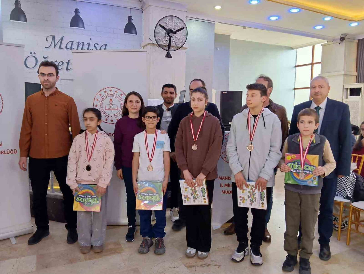 MANİSA’DA DÜZENLENEN AKIL VE ZEKA OYUNLARI İL FİNALİ’NDE YARIŞAN SARIGÖL ŞEHİT ESİN AKAY ORTAOKULU...