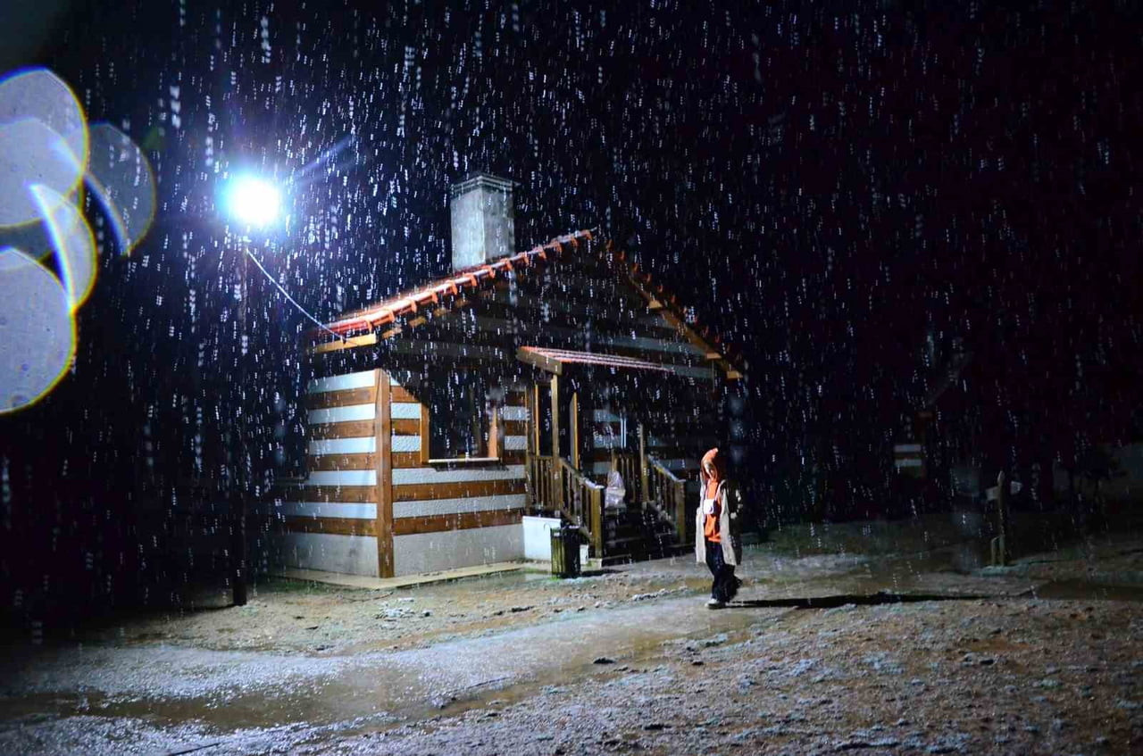MANİSA’DA HAFTA SONU ETKİLİ OLAN YAĞMUR, GECE SAATLERİNDE SPİL DAĞI MİLLİ PARKI’NDA KARA DÖNÜŞTÜ....